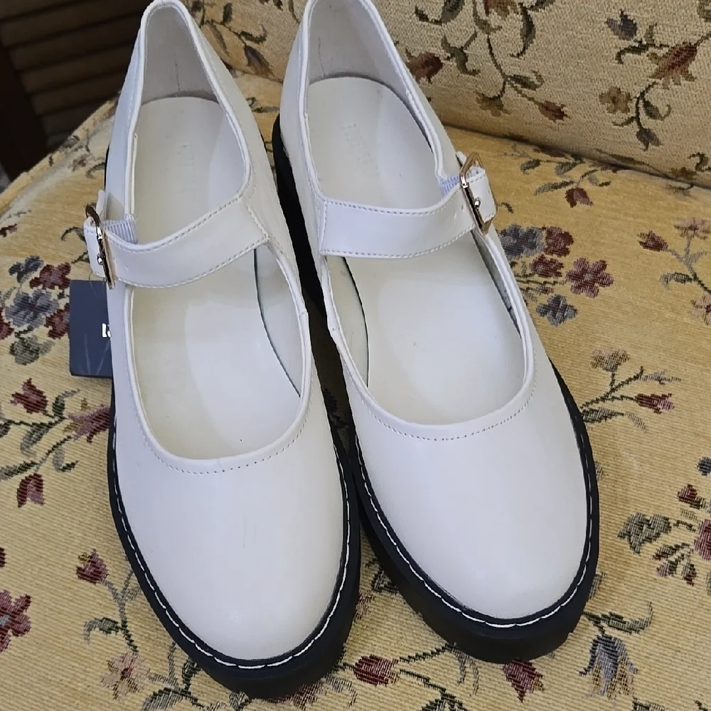 Forever 21 White Mary Jane Platform Heels with Black Sole